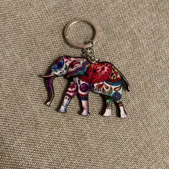 Elephant 🐘 Charm Keychain - Picture 3 of 4